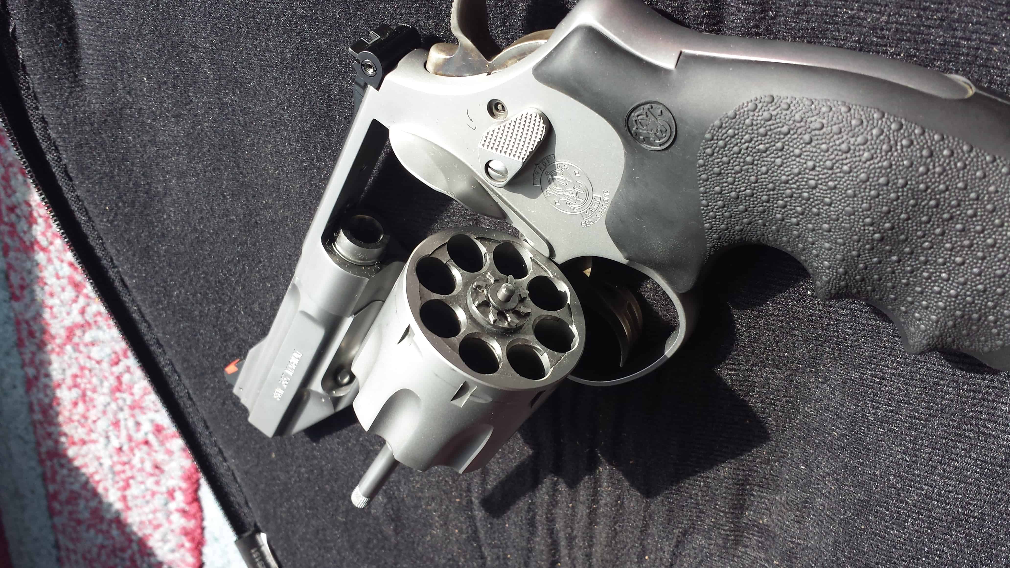 Review Smith Wesson 627 Pro Series 8 Shot 357 Mag First World Crusader